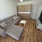 Izba v trojizbovom byte pre študentku / pracujúcu študentku