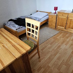 Dám do prenájmu pre 1muža dlhodobo nepriechodnú zariadenú izbu v RD Nitra