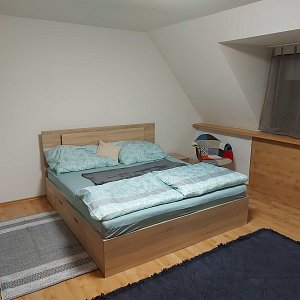 veľká izba pre jednu osobu alebo par 6x5,5m, (cena za osobu pri obsadeni dvomi osobami), časť Kopanka, viacero izieb v ponuke. 21