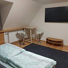 veľká izba pre jednu osobu alebo par 6x5,5m, (cena za osobu pri obsadeni dvomi osobami), časť Kopanka, viacero izieb v ponuke. 21